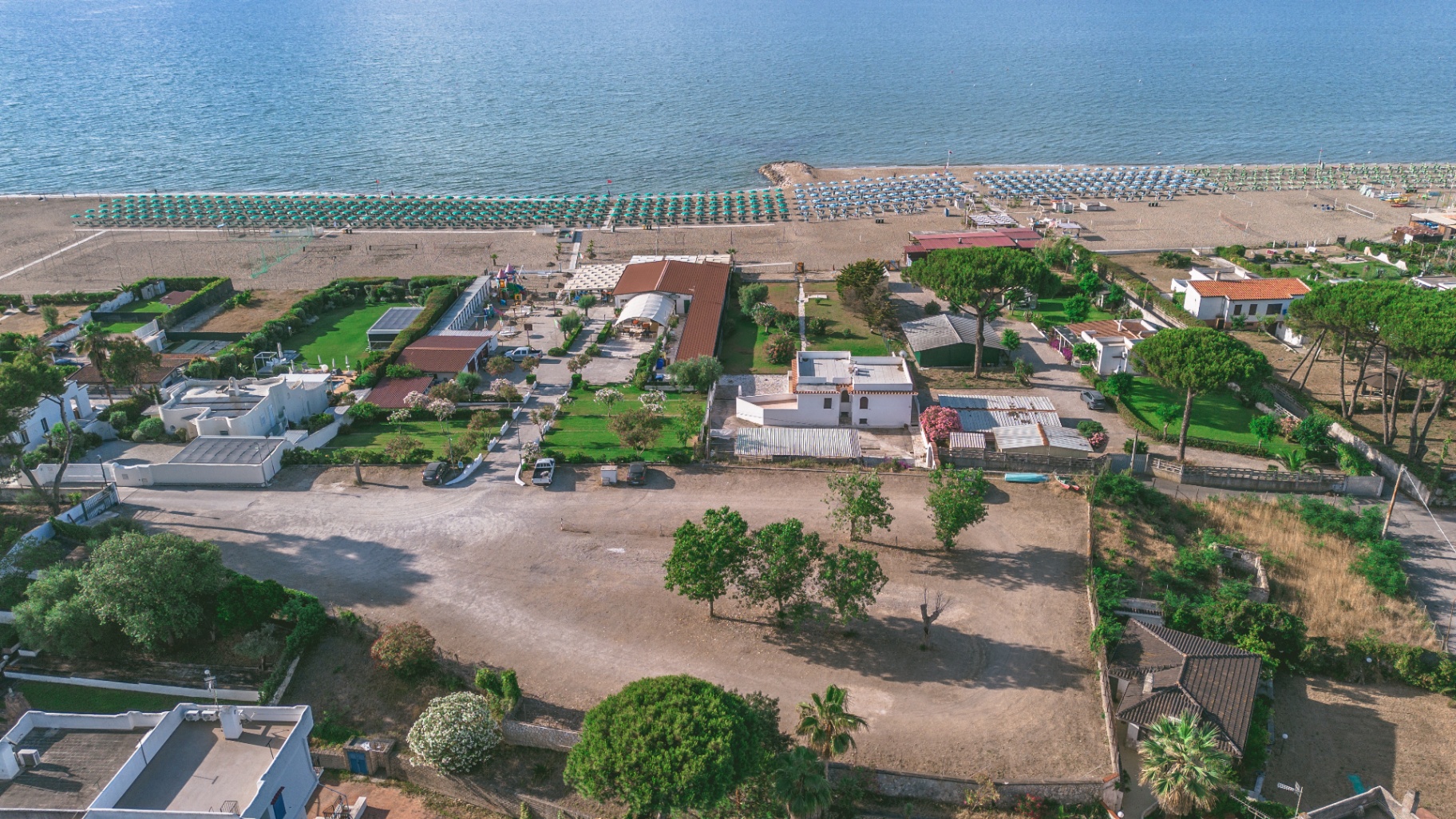 Parcheggio e accesso allo stabilimento